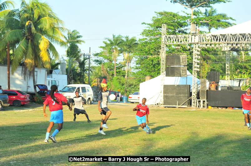 Marley Magic Traffic Jam - Celebrity Football @ Spring Break - Saturday, March 21, 2009 - Also Featuring: Kelley, Capleton, Junior Reid, Spragga Benz, Wayne Marshall, Munga, Romaine Virgo,Embee, Bango Herman, Flava K, Whisky Baggio, Andrew and Wadda Blood, Black Am I, Packa, Venue at Waz Beach, Norman Manley Boulevard, Negril Westmoreland, Jamaica - Saturday, March 21, 2009 - Photographs by Net2Market.com - Barry J. Hough Sr, Photographer/Photojournalist - Negril Travel Guide, Negril Jamaica WI - http://www.negriltravelguide.com - info@negriltravelguide.com...!