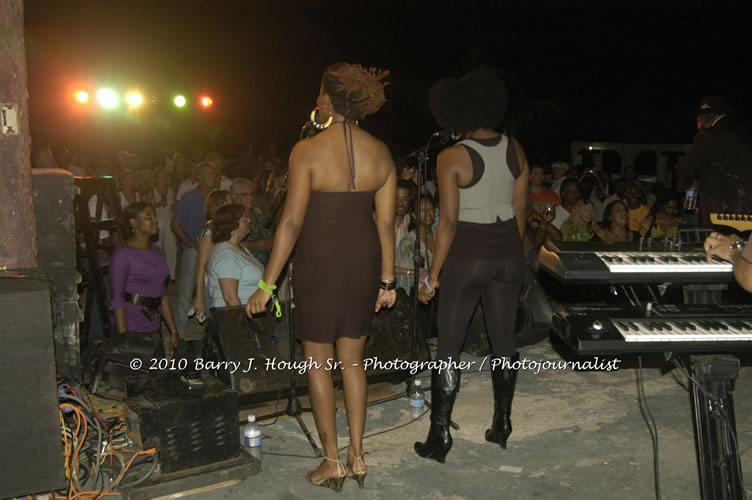 Chaka Demus & Pliers - Live In Concert @ Negril Escape Resort and Spa, December 8, 2009, One Love Drive, West End, Negril, Westmoreland, Jamaica W.I. - Photographs by Net2Market.com - Barry J. Hough Sr, Photographer/Photojournalist - Negril Travel Guide, Negril Jamaica WI - http://www.negriltravelguide.com - info@negriltravelguide.com...!