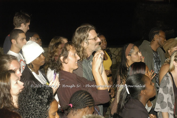 Etana - Live In Concert - One Love Reggae Concert Series 09/10 @ Negril Escape Resort and Spa, December 22, 2009, One Love Drive, West End, Negril, Westmoreland, Jamaica W.I. - Photographs by Net2Market.com - Barry J. Hough Sr, Photographer/Photojournalist - Negril Travel Guide, Negril Jamaica WI - http://www.negriltravelguide.com - info@negriltravelguide.com...!