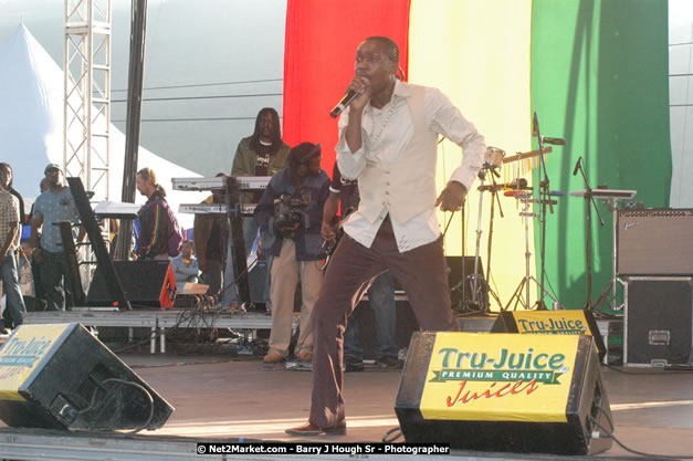 Busy Signal at Tru-Juice Rebel Salute 2008 - The 15th staging of Tru-Juice Rebel Salute, Saturday, January 12, 2008, Port Kaiser Sports Club, St. Elizabeth, Jamaica W.I. - Photographs by Net2Market.com - Barry J. Hough Sr, Photographer - Negril Travel Guide, Negril Jamaica WI - http://www.negriltravelguide.com - info@negriltravelguide.com...!