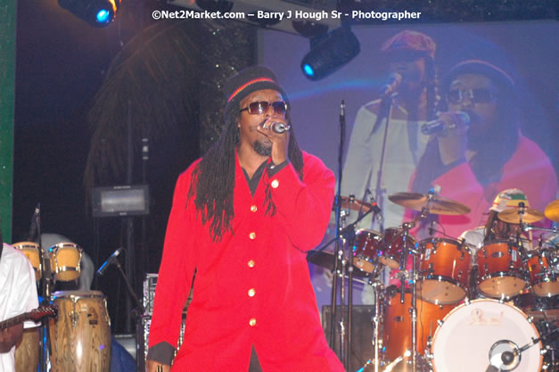 Mackie Conscious - Red Stripe Reggae Sumfest 2007 - Zenith - Saturday, July 21, 2007 - Catherine Hall, Montego Bay, St James, Jamaica W.I. - Negril Travel Guide, Negril Jamaica WI - http://www.negriltravelguide.com - info@negriltravelguide.com...!