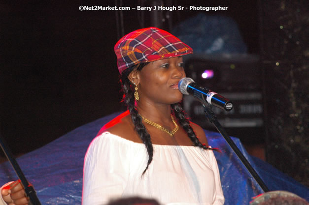 Mackie Conscious - Red Stripe Reggae Sumfest 2007 - Zenith - Saturday, July 21, 2007 - Catherine Hall, Montego Bay, St James, Jamaica W.I. - Negril Travel Guide, Negril Jamaica WI - http://www.negriltravelguide.com - info@negriltravelguide.com...!