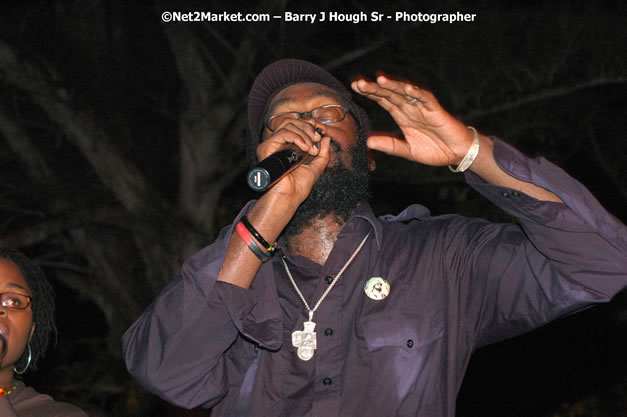 Tarrus Riley, Jimmy Riley, and Dwayne Stephensen - Money Cologne Promotions in association with "British Link Up" presents Summer Jam featuring She's Royal Tarrus Riley & Jimmy Riley - Plus Ras Slick, Sham Dawg, and Whiskey Bagio @ Roots Bamboo, Norman Manley Boulevard, Negril, Jamaica W.I. - Backed up Dean Fraser & The Hurricanne Band - MC Barry G and Rev. BB - July 25, 2007 - Negril Travel Guide.com, Negril Jamaica WI - http://www.negriltravelguide.com - info@negriltravelguide.com...!