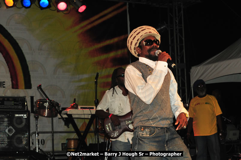 Coco T @ Unite The People An International Reggae Fest, Featuring: Beres Hammond, Coco T, Queen Ifrica, Khalil, Cameal Davis, Iley Dread, Rochelle, Geoffrey Star, Ras Penco, Kool DeLoy, Otis Gayle, J.McKay, Tiney Winey, Venue at Norman Manley Boulevard, Negril, Westmoreland, Jamaica - Saturday, April 4, 2009 - Photographs by Net2Market.com - Barry J. Hough Sr, Photographer/Photojournalist - Negril Travel Guide, Negril Jamaica WI - http://www.negriltravelguide.com - info@negriltravelguide.com...!