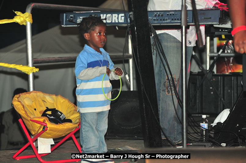 Unite The People An International Reggae Fest, Featuring: Beres Hammond, Coco T, Queen Ifrica, Khalil, Cameal Davis, Iley Dread, Rochelle, Geoffrey Star, Ras Penco, Kool DeLoy, Otis Gayle, J.McKay, Tiney Winey, Venue at Norman Manley Boulevard, Negril, Westmoreland, Jamaica - Saturday, April 4, 2009 - Photographs by Net2Market.com - Barry J. Hough Sr, Photographer/Photojournalist - Negril Travel Guide, Negril Jamaica WI - http://www.negriltravelguide.com - info@negriltravelguide.com...!