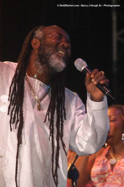 Freddy McGregor @ The Aqueduct on Rose Hall - Friday, January 26, 2007 - 10th Anniversary - Air Jamaica Jazz & Blues Festival 2007 - The Art of Music - Tuesday, January 23 - Saturday, January 27, 2007, The Aqueduct on Rose Hall, Montego Bay, Jamaica - Negril Travel Guide, Negril Jamaica WI - http://www.negriltravelguide.com - info@negriltravelguide.com...!