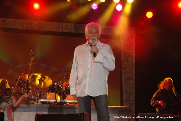 Kenny Rogers @ The Aqueduct on Rose Hall - Friday, January 26, 2007 - 10th Anniversary - Air Jamaica Jazz & Blues Festival 2007 - The Art of Music - Tuesday, January 23 - Saturday, January 27, 2007, The Aqueduct on Rose Hall, Montego Bay, Jamaica - Negril Travel Guide, Negril Jamaica WI - http://www.negriltravelguide.com - info@negriltravelguide.com...!