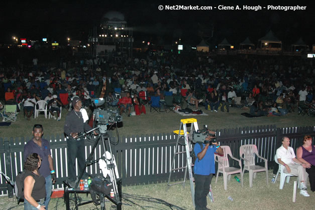 Venue & Audience - Air Jamaica Jazz & Blues Festival 2007 - The Art of Music -  Thursday, January 25th - 10th Anniversary - Air Jamaica Jazz & Blues Festival 2007 - The Art of Music - Tuesday, January 23 - Saturday, January 27, 2007, The Aqueduct on Rose Hall, Montego Bay, Jamaica - Negril Travel Guide, Negril Jamaica WI - http://www.negriltravelguide.com - info@negriltravelguide.com...!