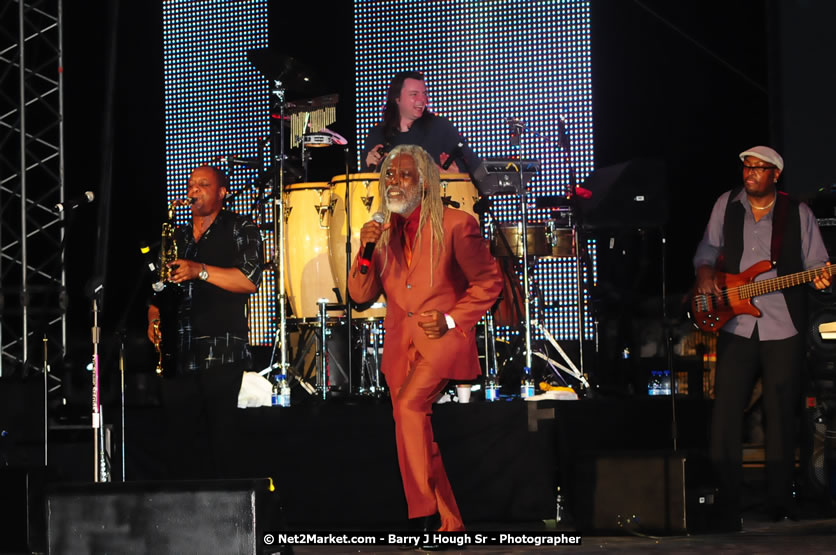 Billy Ocean at the Air Jamaica Jazz and Blues Festival 2008 The Art of Music - Saturday, January 26, 2008 - Air Jamaica Jazz & Blues 2008 The Art of Music venue at the Aqaueduct on Rose Hall Resort & Counrty Club, Montego Bay, St. James, Jamaica W.I. - Thursday, January 24 - Saturday, January 26, 2008 - Photographs by Net2Market.com - Claudine Housen & Barry J. Hough Sr, Photographers - Negril Travel Guide, Negril Jamaica WI - http://www.negriltravelguide.com - info@negriltravelguide.com...!