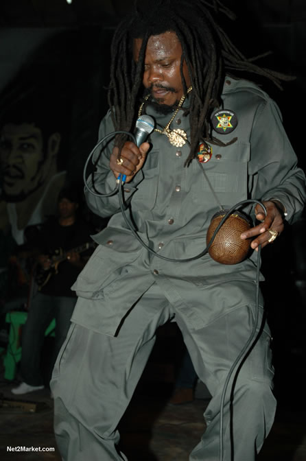 The Messenger, Reggae Super Star - Luciano - Gregory Isaacs - Bobby Dread - Swallow - backed by the Indika Band - Boubon Beach Restaurant, Beach Bar & Oceanfront Accommodations - Negril Travel Guide, Negril Jamaica WI - http://www.negriltravelguide.com - info@negriltravelguide.com...!