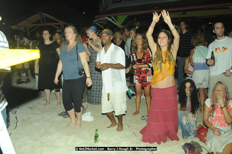 Bunny Wailer & King Yellowman at Bourbon Beach - Monday, February 25, 2008 - Bourbin Beach Restaurant, Bar, Oceanfront Accommodatioins, Live Reggae Music & Disco, Norman Manley Boulevard, Negril, Westmoreland, Jamaica W.I. - Photographs by Net2Market.com - Barry J. Hough Sr, Photographer - Negril Travel Guide, Negril Jamaica WI - http://www.negriltravelguide.com - info@negriltravelguide.com...!