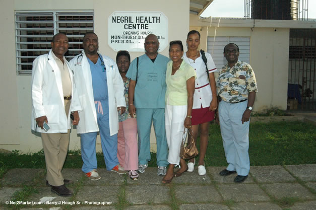 Negril Clinic - Caribbean Medical Mission, Friday, October 20, 2006 - Negril Travel Guide, Negril Jamaica WI - http://www.negriltravelguide.com - info@negriltravelguide.com...!