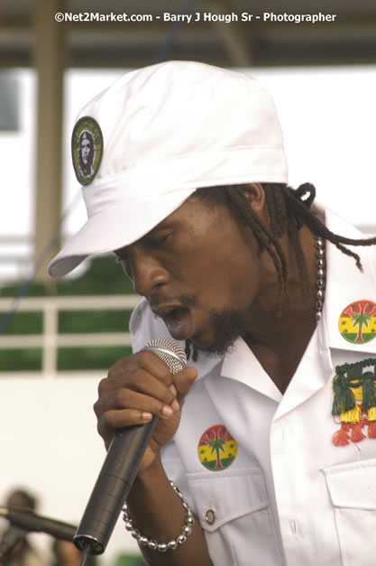 Jah Cure - Cure Fest 2007 - Longing For Concert at Trelawny Multi Purpose Stadium, Trelawny, Jamaica - Sunday, October 14, 2007 - Cure Fest 2007 October 12th-14th, 2007 Presented by Danger Promotions, Iyah Cure Promotions, and Brass Gate Promotions - Alison Young, Publicist - Photographs by Net2Market.com - Barry J. Hough Sr, Photographer - Negril Travel Guide, Negril Jamaica WI - http://www.negriltravelguide.com - info@negriltravelguide.com...!