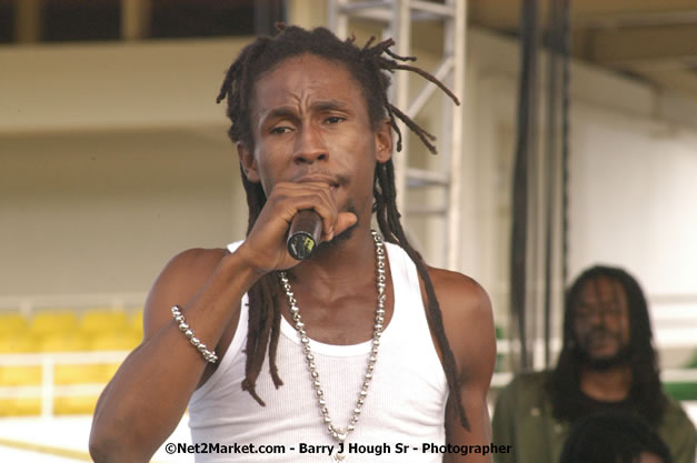 Jah Cure - Cure Fest 2007 - Longing For Concert at Trelawny Multi Purpose Stadium, Trelawny, Jamaica - Sunday, October 14, 2007 - Cure Fest 2007 October 12th-14th, 2007 Presented by Danger Promotions, Iyah Cure Promotions, and Brass Gate Promotions - Alison Young, Publicist - Photographs by Net2Market.com - Barry J. Hough Sr, Photographer - Negril Travel Guide, Negril Jamaica WI - http://www.negriltravelguide.com - info@negriltravelguide.com...!