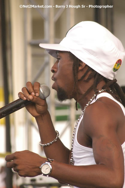 Jah Cure - Cure Fest 2007 - Longing For Concert at Trelawny Multi Purpose Stadium, Trelawny, Jamaica - Sunday, October 14, 2007 - Cure Fest 2007 October 12th-14th, 2007 Presented by Danger Promotions, Iyah Cure Promotions, and Brass Gate Promotions - Alison Young, Publicist - Photographs by Net2Market.com - Barry J. Hough Sr, Photographer - Negril Travel Guide, Negril Jamaica WI - http://www.negriltravelguide.com - info@negriltravelguide.com...!