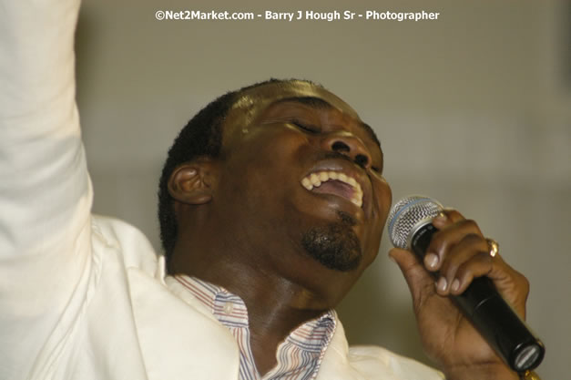 Prodigal Son - Reflections - Cure Fest 2007 - All White Birth-Night Party - Hosted by Jah Cure - Starfish Trelawny Hotel - Trelawny, Jamaica - Friday, October 12, 2007 - Cure Fest 2007 October 12th-14th, 2007 Presented by Danger Promotions, Iyah Cure Promotions, and Brass Gate Promotions - Alison Young, Publicist - Photographs by Net2Market.com - Barry J. Hough Sr, Photographer - Negril Travel Guide, Negril Jamaica WI - http://www.negriltravelguide.com - info@negriltravelguide.com...!