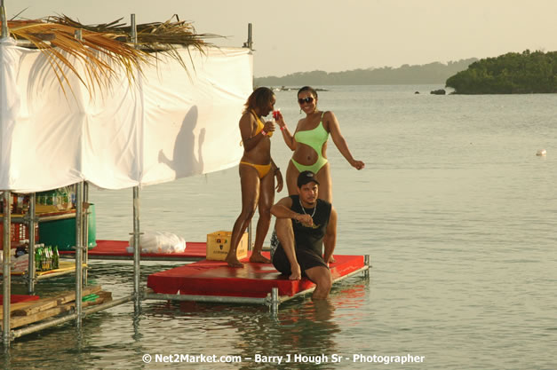 Hybrid Go Ultra - Independence Negril 2K7 - A Barefoot Beach Party @ The Hybrid Beach Cove aka Half Moon Beach Club, Sunday, August 5, 2007, Half Moon Beach, Hanover Parish, Jamaica - Negril Travel Guide.com, Negril Jamaica WI - http://www.negriltravelguide.com - info@negriltravelguide.com...!