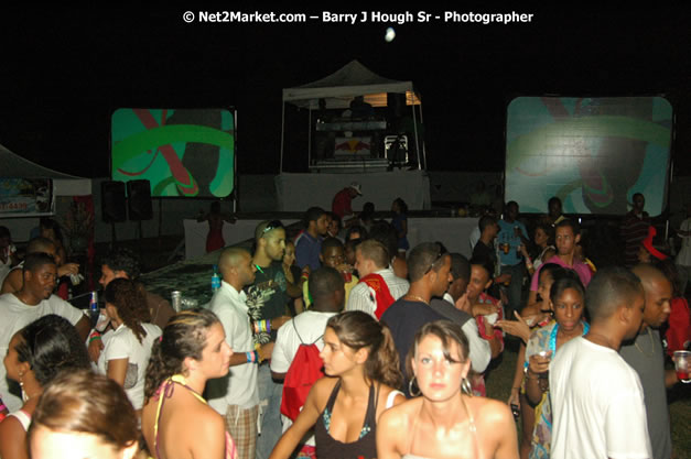 Hybrid Go Ultra - Independence Negril 2K7 - A Barefoot Beach Party @ The Hybrid Beach Cove aka Half Moon Beach Club, Sunday, August 5, 2007, Half Moon Beach, Hanover Parish, Jamaica - Negril Travel Guide.com, Negril Jamaica WI - http://www.negriltravelguide.com - info@negriltravelguide.com...!