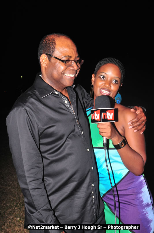 Minister of Tourism, Edmund Bartlett @ Jamaica Jazz and Blues Festival 2009 - Presented by Air Jamaica - Saturday, January 24, 2009 - Venue at the Aqueduct on Rose Hall Resort &amp; Country Club, Montego Bay, Jamaica - Thursday, January 22 - Saturday, January 24, 2009 - Photographs by Net2Market.com - Barry J. Hough Sr, Photographer/Photojournalist - Negril Travel Guide, Negril Jamaica WI - http://www.negriltravelguide.com - info@negriltravelguide.com...!