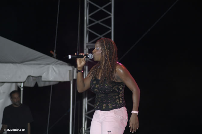 Performances - Air Jamaica Jazz & Blues 2005 - The Art Of Music - Cinnamon Hill Golf Course, Rose Hall, Montego Bay - Negril Travel Guide, Negril Jamaica WI - http://www.negriltravelguide.com - info@negriltravelguide.com...!