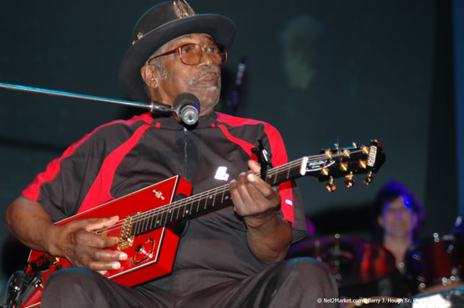 Bo Diddley - Air Jamaica Jazz & Blues Festival 2006 - The Art of Music - Cinnamon Hill Golf Club - Rosehall Resort & Country Club, Montego Bay, Jamaica W.I. - Thursday, Friday 27, 2006 - Negril Travel Guide, Negril Jamaica WI - http://www.negriltravelguide.com - info@negriltravelguide.com...!