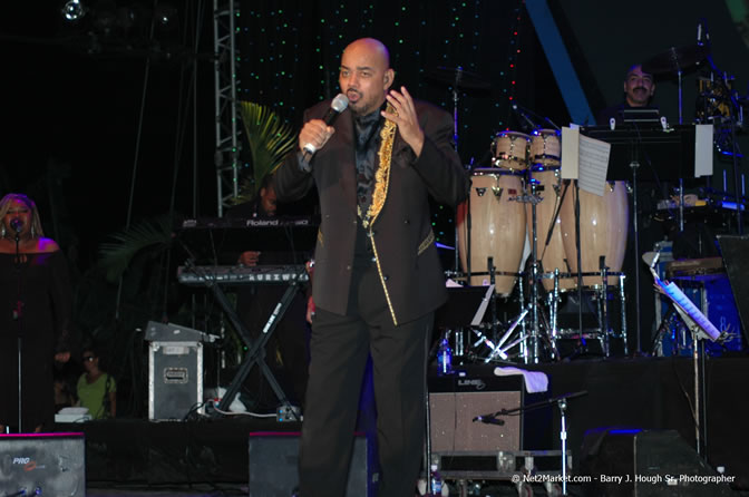 James Ingram - Air Jamaica Jazz & Blues Festival 2006 - The Art of Music - Cinnamon Hill Golf Club - Rosehall Resort & Country Club, Montego Bay, Jamaica W.I. - Thursday, Saturday 28, 2006 - Negril Travel Guide, Negril Jamaica WI - http://www.negriltravelguide.com - info@negriltravelguide.com...!