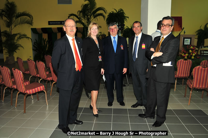 The Unveiling Of The Commemorative Plaque By The Honourable Prime Minister, Orette Bruce Golding, MP, And Their Majesties, King Juan Carlos I And Queen Sofia Of Spain - On Wednesday, February 18, 2009, Marking The Completion Of The Expansion Of Sangster International Airport, Venue at Sangster International Airport, Montego Bay, St James, Jamaica - Wednesday, February 18, 2009 - Photographs by Net2Market.com - Barry J. Hough Sr, Photographer/Photojournalist - Negril Travel Guide, Negril Jamaica WI - http://www.negriltravelguide.com - info@negriltravelguide.com...!