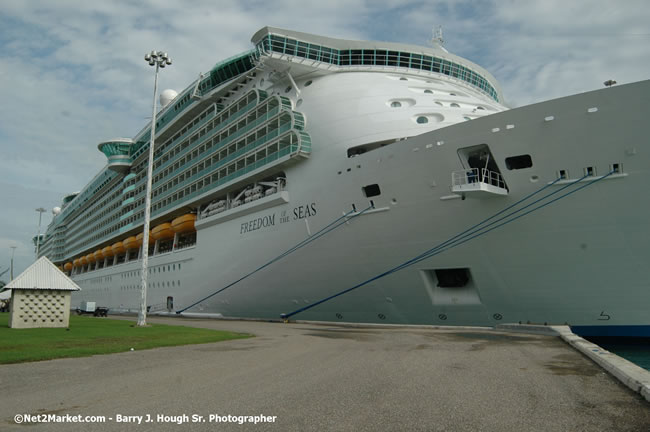 MS Freedom Of The Seas [Royal Caribbean International's - Newest Vessel] Plaques &amp; Keys Ceremony in order to commemorate its first arrival at the Port Montego Bay Photos - Negril Travel Guide, Negril Jamaica WI - http://www.negriltravelguide.com - info@negriltravelguide.com...!