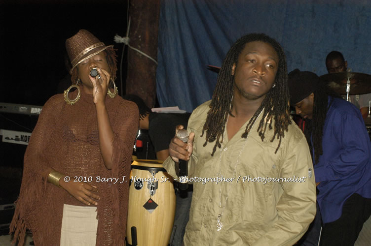 Etana - Live In Concert - One Love Reggae Concert Series 09/10 @ Negril Escape Resort and Spa, December 22, 2009, One Love Drive, West End, Negril, Westmoreland, Jamaica W.I. - Photographs by Net2Market.com - Barry J. Hough Sr, Photographer/Photojournalist - Negril Travel Guide, Negril Jamaica WI - http://www.negriltravelguide.com - info@negriltravelguide.com...!