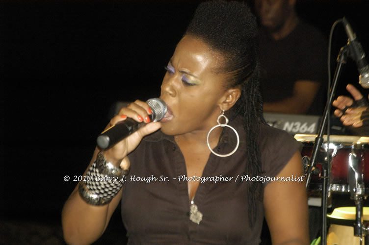 Etana - Live In Concert - One Love Reggae Concert Series 09/10 @ Negril Escape Resort and Spa, December 22, 2009, One Love Drive, West End, Negril, Westmoreland, Jamaica W.I. - Photographs by Net2Market.com - Barry J. Hough Sr, Photographer/Photojournalist - Negril Travel Guide, Negril Jamaica WI - http://www.negriltravelguide.com - info@negriltravelguide.com...!