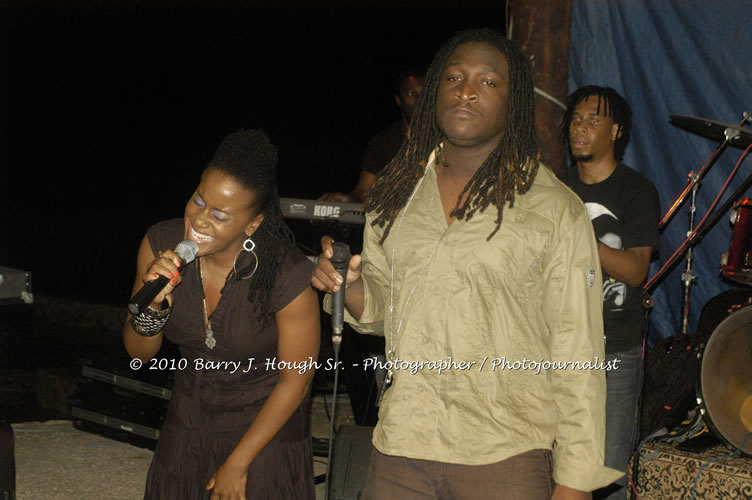 Etana - Live In Concert - One Love Reggae Concert Series 09/10 @ Negril Escape Resort and Spa, December 22, 2009, One Love Drive, West End, Negril, Westmoreland, Jamaica W.I. - Photographs by Net2Market.com - Barry J. Hough Sr, Photographer/Photojournalist - Negril Travel Guide, Negril Jamaica WI - http://www.negriltravelguide.com - info@negriltravelguide.com...!