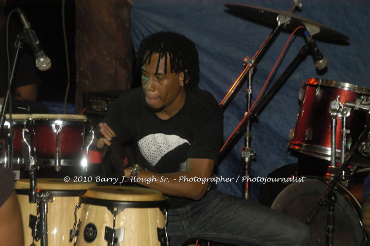 Etana - Live In Concert - One Love Reggae Concert Series 09/10 @ Negril Escape Resort and Spa, December 22, 2009, One Love Drive, West End, Negril, Westmoreland, Jamaica W.I. - Photographs by Net2Market.com - Barry J. Hough Sr, Photographer/Photojournalist - Negril Travel Guide, Negril Jamaica WI - http://www.negriltravelguide.com - info@negriltravelguide.com...!