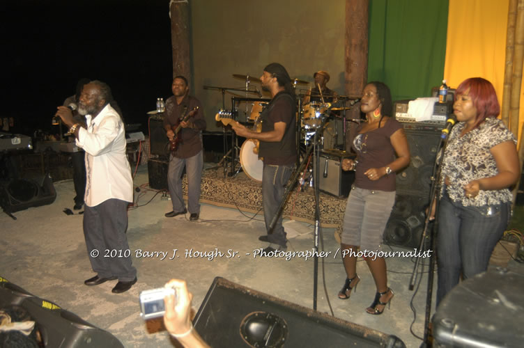 Freddy McGregor - Live In Concert @ Negril Escape Resort and Spa, One Love Drive, West End, Negril, Westmoreland, Jamaica W.I. - Photographs by Net2Market.com - Barry J. Hough Sr, Photographer/Photojournalist - Negril Travel Guide, Negril Jamaica WI - http://www.negriltravelguide.com - info@negriltravelguide.com...!