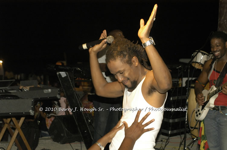 JAH Cure - Live In Concert @ Negril Escape Resort and Spa, December 15, 2009, One Love Drive, West End, Negril, Westmoreland, Jamaica W.I. - Photographs by Net2Market.com - Barry J. Hough Sr, Photographer/Photojournalist - Negril Travel Guide, Negril Jamaica WI - http://www.negriltravelguide.com - info@negriltravelguide.com...!