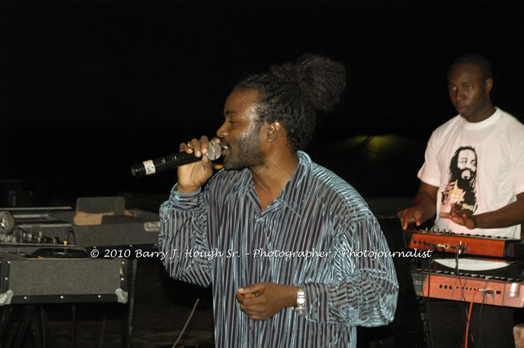 Marcia Griffiths & Edge Michael - Live In Concert - One Love Reggae Concert Series 09/10 @ Negril Escape Resort and Spa, December 29, 2009, One Love Drive, West End, Negril, Westmoreland, Jamaica W.I. - Photographs by Net2Market.com - Barry J. Hough Sr, Photographer/Photojournalist - Negril Travel Guide, Negril Jamaica WI - http://www.negriltravelguide.com - info@negriltravelguide.com...!