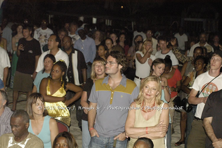 Marcia Griffiths & Edge Michael - Live In Concert - One Love Reggae Concert Series 09/10 @ Negril Escape Resort and Spa, December 29, 2009, One Love Drive, West End, Negril, Westmoreland, Jamaica W.I. - Photographs by Net2Market.com - Barry J. Hough Sr, Photographer/Photojournalist - Negril Travel Guide, Negril Jamaica WI - http://www.negriltravelguide.com - info@negriltravelguide.com...!