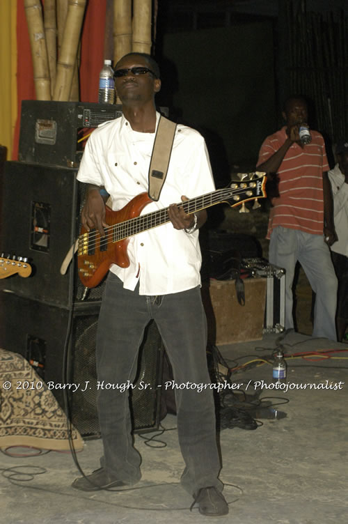 Richie Spice - Live In Concert - One Love Reggae Concert Series 09/10 @ Negril Escape Resort and Spa, January 19, 2010, One Love Drive, West End, Negril, Westmoreland, Jamaica W.I. - Photographs by Net2Market.com - Barry J. Hough Sr, Photographer/Photojournalist - Negril Travel Guide, Negril Jamaica WI - http://www.negriltravelguide.com - info@negriltravelguide.com...!