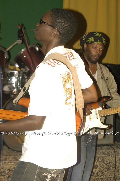 Richie Spice - Live In Concert - One Love Reggae Concert Series 09/10 @ Negril Escape Resort and Spa, January 19, 2010, One Love Drive, West End, Negril, Westmoreland, Jamaica W.I. - Photographs by Net2Market.com - Barry J. Hough Sr, Photographer/Photojournalist - Negril Travel Guide, Negril Jamaica WI - http://www.negriltravelguide.com - info@negriltravelguide.com...!