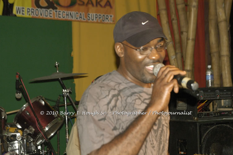 Richie Spice - Live In Concert - One Love Reggae Concert Series 09/10 @ Negril Escape Resort and Spa, January 19, 2010, One Love Drive, West End, Negril, Westmoreland, Jamaica W.I. - Photographs by Net2Market.com - Barry J. Hough Sr, Photographer/Photojournalist - Negril Travel Guide, Negril Jamaica WI - http://www.negriltravelguide.com - info@negriltravelguide.com...!