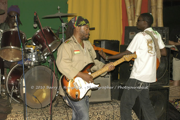 Richie Spice - Live In Concert - One Love Reggae Concert Series 09/10 @ Negril Escape Resort and Spa, January 19, 2010, One Love Drive, West End, Negril, Westmoreland, Jamaica W.I. - Photographs by Net2Market.com - Barry J. Hough Sr, Photographer/Photojournalist - Negril Travel Guide, Negril Jamaica WI - http://www.negriltravelguide.com - info@negriltravelguide.com...!