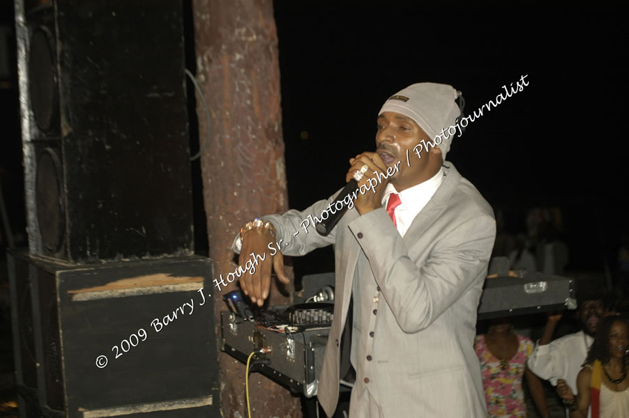  Sanchez - Live in Concert - at the One Love Reggae Concert Series 09/10 @ Negril Escape Resort & Spa - Also Featuring: Timmi Burrell and Justice Merchant- Backing Band Roots Warrior - DJ Gemini - MC Oliver Cargill, Negril Escape Resort & Spa, One Love Drive, West End, Negril, Westmoreland, Jamaica W.I. - Tuesday, November 24, 2009 - Photographs by Net2Market.com - Barry J. Hough Sr, Photographer / Photojournalist - Photos taken with a Nikon D70, D100, or D300 - Negril Travel Guide, Negril Jamaica WI - http://www.negriltravelguide.com - info@negriltravelguide.com...!