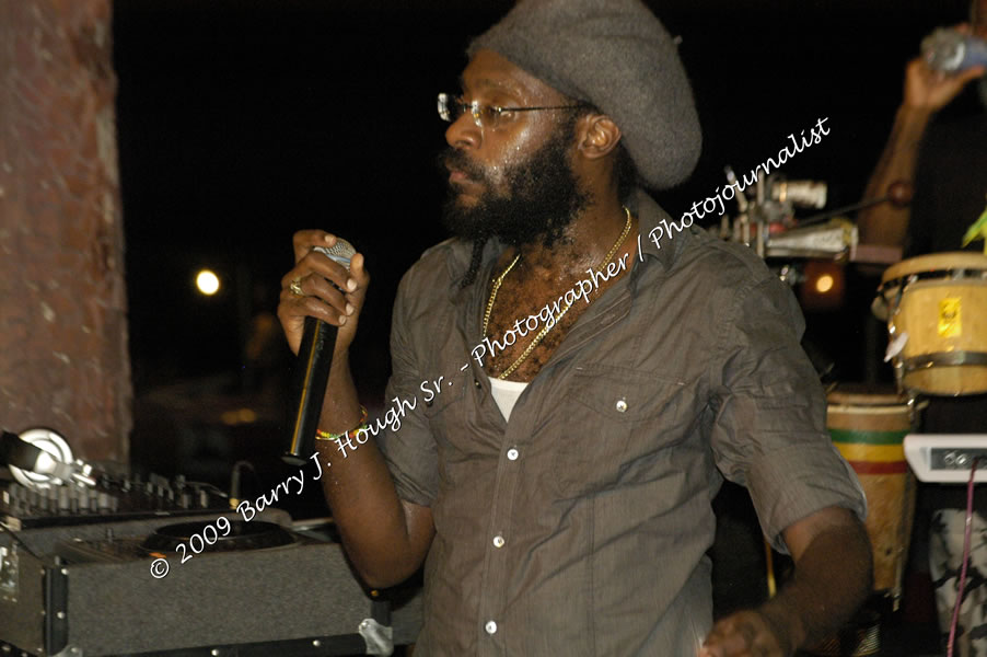  Tarrus Riley - Live in Concert - at the One Love Reggae Concert Series 09/10 @ Negril Escape Resort & Spa - Also Featuring: Mistic Bowie, Monday Justice, Cash, Dean Frazier - DJ Gemini - MC Oliver Cargill, Negril Escape Resort & Spa, One Love Drive, West End, Negril, Westmoreland, Jamaica W.I. - Tuesday, November 17, 2009 - Photographs by Net2Market.com - Barry J. Hough Sr, Photographer / Photojournalist - Photos taken with a Nikon D70, D100, or D300 - Negril Travel Guide, Negril Jamaica WI - http://www.negriltravelguide.com - info@negriltravelguide.com...!