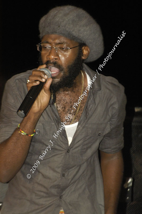  Tarrus Riley - Live in Concert - at the One Love Reggae Concert Series 09/10 @ Negril Escape Resort & Spa - Also Featuring: Mistic Bowie, Monday Justice, Cash, Dean Frazier - DJ Gemini - MC Oliver Cargill, Negril Escape Resort & Spa, One Love Drive, West End, Negril, Westmoreland, Jamaica W.I. - Tuesday, November 17, 2009 - Photographs by Net2Market.com - Barry J. Hough Sr, Photographer / Photojournalist - Photos taken with a Nikon D70, D100, or D300 - Negril Travel Guide, Negril Jamaica WI - http://www.negriltravelguide.com - info@negriltravelguide.com...!