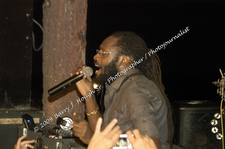  Tarrus Riley - Live in Concert - at the One Love Reggae Concert Series 09/10 @ Negril Escape Resort & Spa - Also Featuring: Mistic Bowie, Monday Justice, Cash, Dean Frazier - DJ Gemini - MC Oliver Cargill, Negril Escape Resort & Spa, One Love Drive, West End, Negril, Westmoreland, Jamaica W.I. - Tuesday, November 17, 2009 - Photographs by Net2Market.com - Barry J. Hough Sr, Photographer / Photojournalist - Photos taken with a Nikon D70, D100, or D300 - Negril Travel Guide, Negril Jamaica WI - http://www.negriltravelguide.com - info@negriltravelguide.com...!