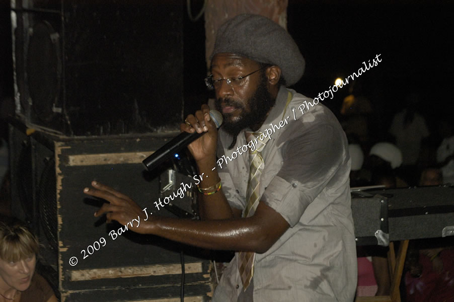  Tarrus Riley - Live in Concert - at the One Love Reggae Concert Series 09/10 @ Negril Escape Resort & Spa - Also Featuring: Mistic Bowie, Monday Justice, Cash, Dean Frazier - DJ Gemini - MC Oliver Cargill, Negril Escape Resort & Spa, One Love Drive, West End, Negril, Westmoreland, Jamaica W.I. - Tuesday, November 17, 2009 - Photographs by Net2Market.com - Barry J. Hough Sr, Photographer / Photojournalist - Photos taken with a Nikon D70, D100, or D300 - Negril Travel Guide, Negril Jamaica WI - http://www.negriltravelguide.com - info@negriltravelguide.com...!