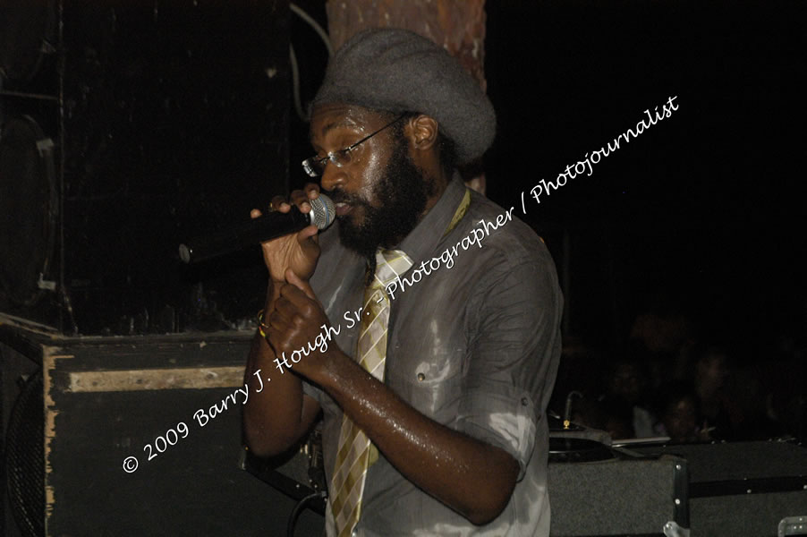  Tarrus Riley - Live in Concert - at the One Love Reggae Concert Series 09/10 @ Negril Escape Resort & Spa - Also Featuring: Mistic Bowie, Monday Justice, Cash, Dean Frazier - DJ Gemini - MC Oliver Cargill, Negril Escape Resort & Spa, One Love Drive, West End, Negril, Westmoreland, Jamaica W.I. - Tuesday, November 17, 2009 - Photographs by Net2Market.com - Barry J. Hough Sr, Photographer / Photojournalist - Photos taken with a Nikon D70, D100, or D300 - Negril Travel Guide, Negril Jamaica WI - http://www.negriltravelguide.com - info@negriltravelguide.com...!