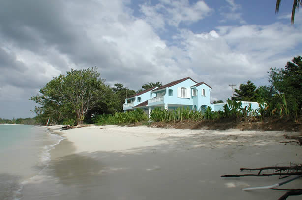 A Photo Walk along Negril's Famous Seven Mile Beach - Negril Travel Guide, Negril Jamaica WI - http://www.negriltravelguide.com - info@negriltravelguide.com...!