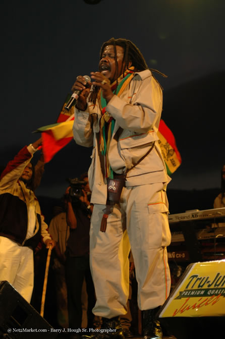 Luciano - Tru Juice Rebel Salute 2006 - Reggae's Premiere Roots Festival - Pre-Show Venue Photos -Port Kaiser Sports Club, Saturday, January 14, 2006 - Negril Travel Guide, Negril Jamaica WI - http://www.negriltravelguide.com - info@negriltravelguide.com...!