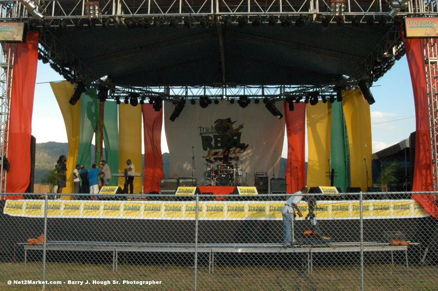 Tru Juice Rebel Salute 2006 - Reggae's Premiere Roots Festival - Pre-Show Venue Photos -Port Kaiser Sports Club, Saturday, January 14, 2006 - Negril Travel Guide, Negril Jamaica WI - http://www.negriltravelguide.com - info@negriltravelguide.com...!