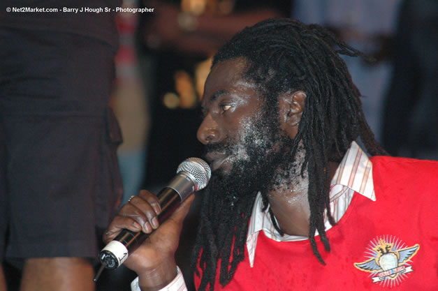 Buju Banton @ Tru-Juice Rebel Salute 2007 - Saturday, January 13, 2007, Port Kaiser Sports Club, St. Elizabeth - Negril Travel Guide, Negril Jamaica WI - http://www.negriltravelguide.com - info@negriltravelguide.com...!